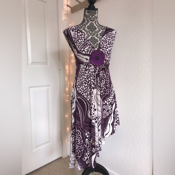 Janette Purple, White & Gold Asymmetrical Dress - Picture 2 of 16